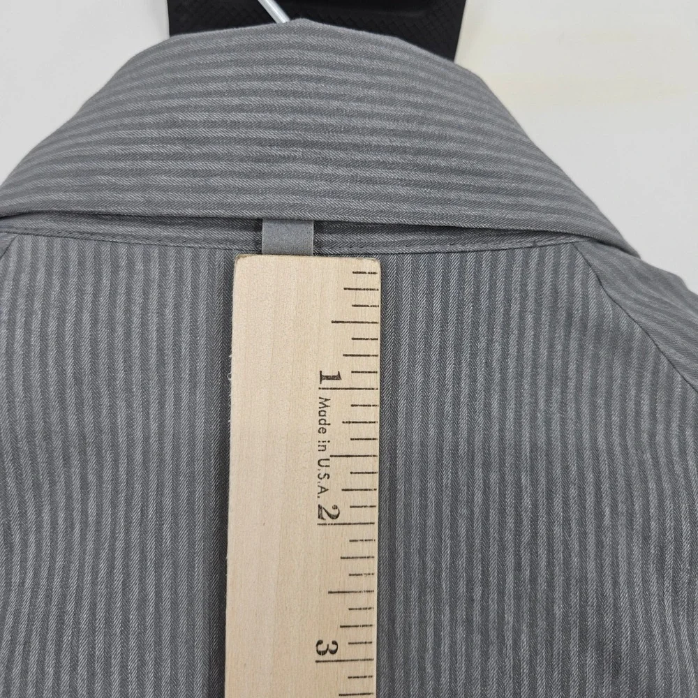 Lululemon Shirt Mens Medium Button Up Activewear Casual Striped Gray Long Sleeve